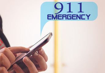 mobile phone with 911 emergency number - obrazy, fototapety, plakaty