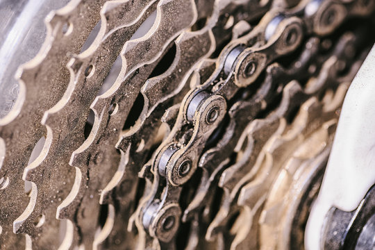 Bicycle chain gear