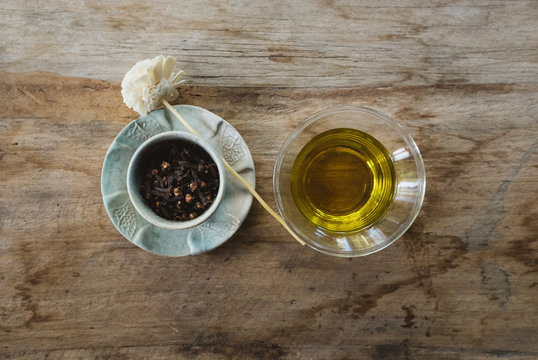 Olive Oil And Clove For Healthy Skin Care