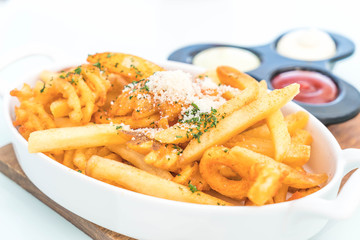 french fries with dipping sauce