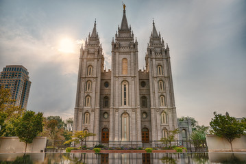 Fototapeta na wymiar Salt Lake Tempel