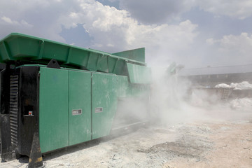 Car glass recycling plant