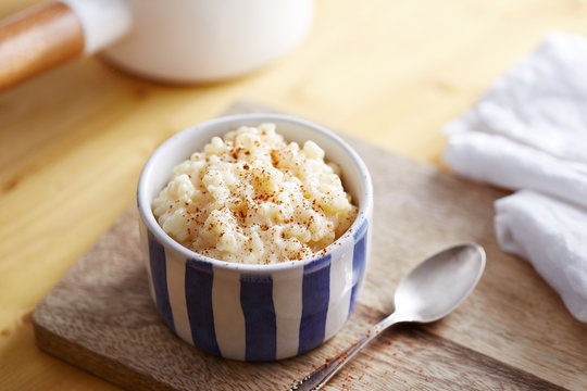 Arroz con leche in a bowl