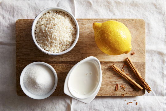 Ingredients for preparing arroz con leche