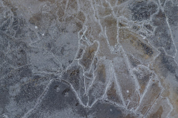 eisschicht mit rissen