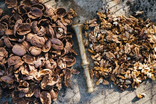Cracking walnuts