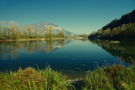 le grand colombier  vu de Chanaz 
