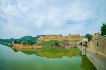 Obraz premium Maota Lake and Amber Fort in Jaipur, Rajasthan, India