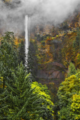 Fototapeta na wymiar fall waterfalls