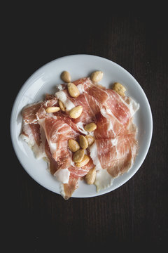 Serrano ham with almonds