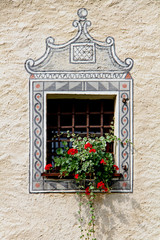 antica finestra dipinta; Sarentino (Bolzano)
