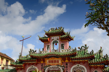 Fototapeta premium Gate of Assembly Hall, Hoian Ancient Town, Vietnam