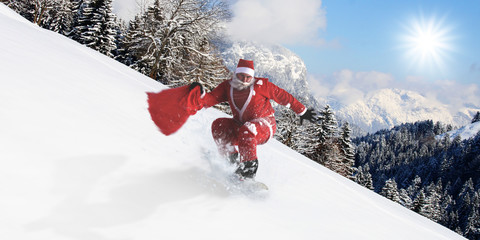 Weihnachtsmann auf dem Snowboard