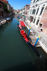 Fototapeta na wymiar venice, gondola moored b