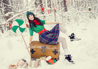  эльфы семьей в новогоднем снежной лесу © irinashamanaeva