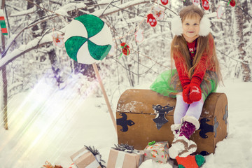  эльфы семьей в новогоднем снежной лесу © irinashamanaeva