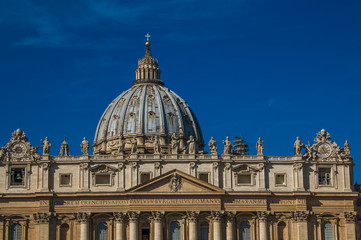 Fototapeta na wymiar Dettagli della cupola della Basilica di San Pietro, Città del Vaticano, Roma