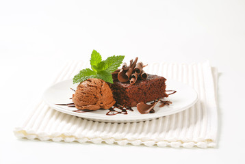 Brownie with ice cream