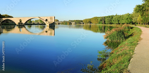 Le Rhône à Avignon