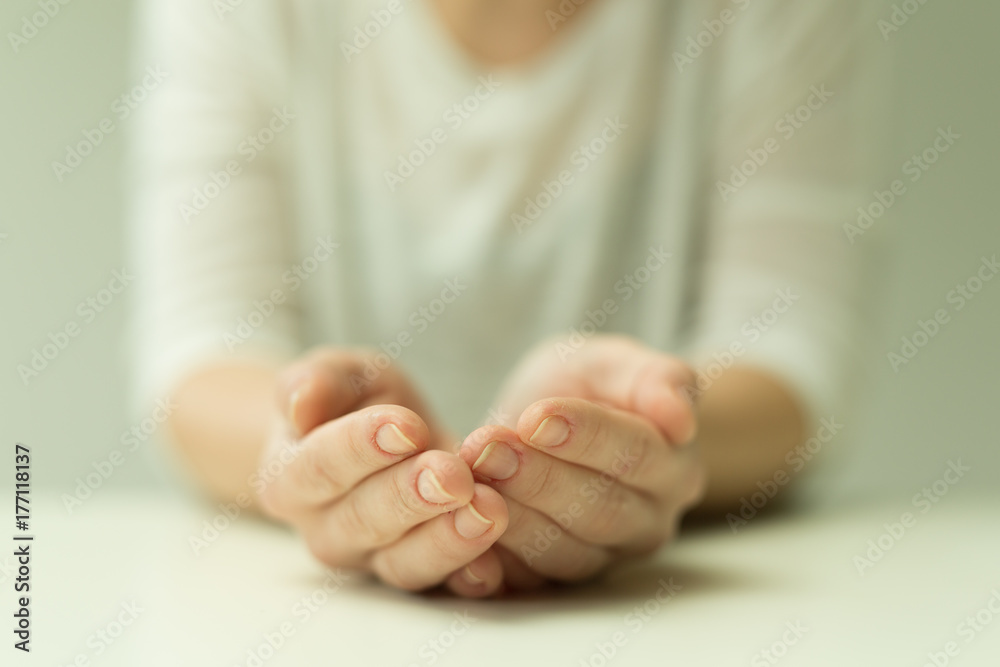 Wall mural hand open woman