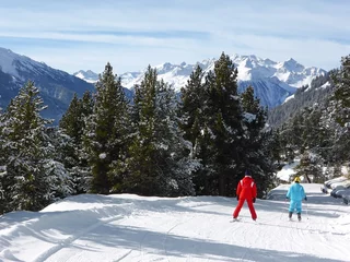 Fotobehang Leçon particulière de ski dans les Alpes (France) © Florence Piot