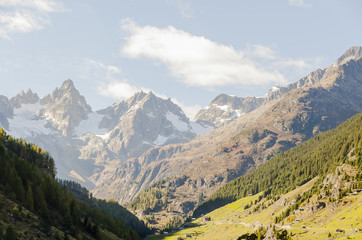 Obraz premium Wassen, Susten, Sustenpass, Passstrasse, Bergstrasse, Meiental, Meienreuss, Bergtal, Alpen, Uri, Herbst, Wanderweg, Schweiz