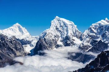 Fototapeta na wymiar Snowy mountains of the Himalayas