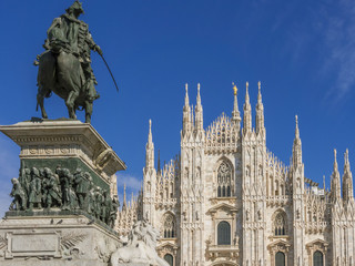 Fototapeta na wymiar Equestrian statue Piazza del Duomo in Milan