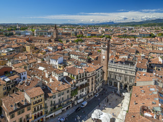 Fototapeta na wymiar View from the Torre dei Lamberti, Verona