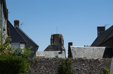 Regneville et le clocher de Notre-Dame.