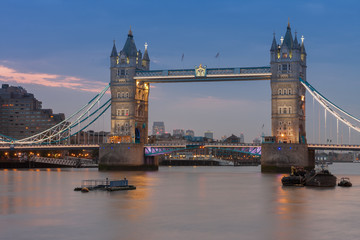 Fototapeta na wymiar Tower Bridge in the morning, London, England