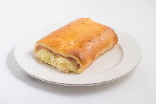 Salgado Joelho. Brazilian Snack with cheese and ham