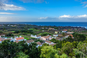 Obraz premium Biscoito town with vineyards