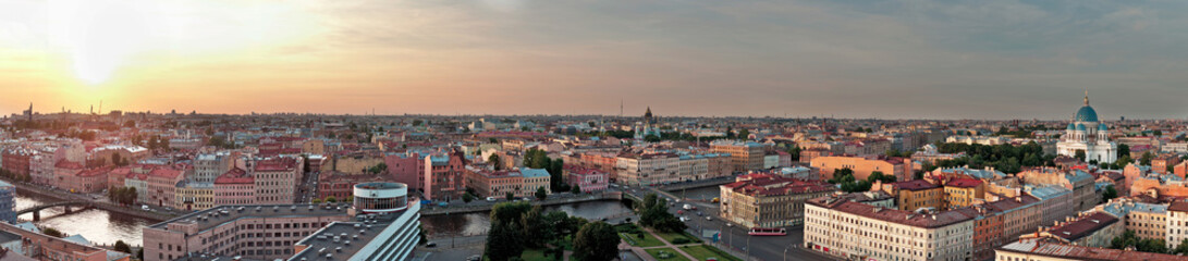 Fototapeta na wymiar Evening panorama of St.-Petersburg, architecture, cultural capital