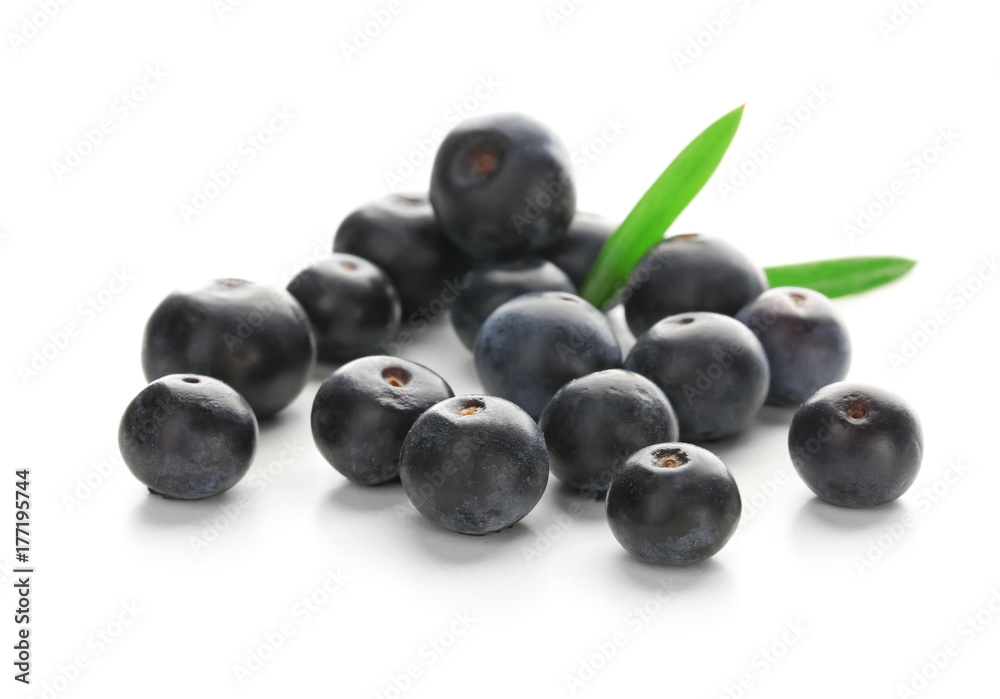 Poster Fresh acai berries, isolated on white