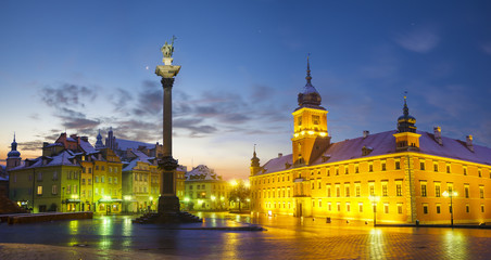 Obraz na płótnie Canvas Royal Castle and Sigismund's Column in Warsaw old town