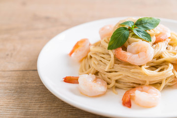 spaghetti cream cheese white sauce with shrimp