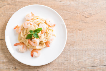 spaghetti cream cheese white sauce with shrimp