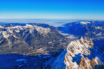Blick von der Zugspitze im Winter