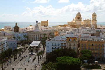 View of the town hall and the cathedral of Cadiz © Olaf