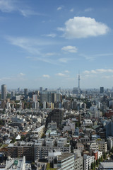 青空と雲 と日本の東京都市景観（文京区や台東区、墨田区方面などを望む）