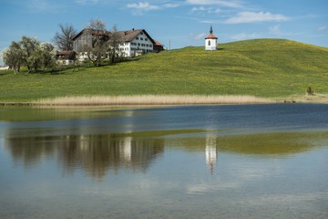 Fototapeta na wymiar Hergratsrieder See bei Schwangau im Allgäu
