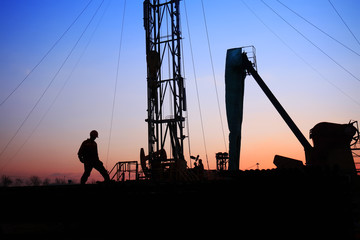 oil field, the oil workers are working