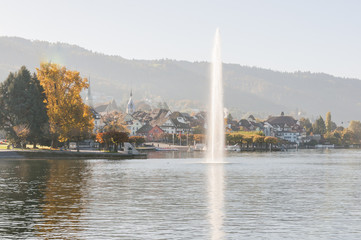 Stadt Zug, Stadt, Zug, Zugersee, See, Seeufer, Font&auml;ne, Schifffahrt, Altstadt, Zytturm, Altstadth&auml;user, Zugerberg, Herbst, Zentralschweiz, Schweiz