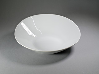 eine leere stilvolle Schüssel