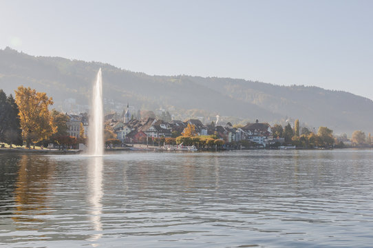 Stadt Zug, Zug, Stadt, Altstadt, Zytturm, Zugersee, See, Seeufer, Font&auml;ne, Zugerberg, Berge, Schifffahrt, Seerundfahrt, Spazierweg, Herbst, Schweiz
