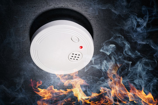 Rauchmelder schl&auml;gt Alarm bei einem Brand