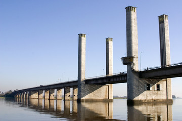 Ponte do Gua&iacute;ba