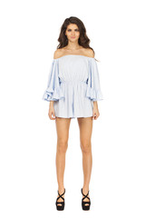 Naklejka premium Portrait young beautiful brunette woman