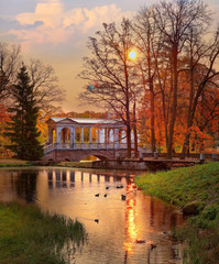 Obraz na płótnie Canvas Marble bridge in Pushkin at dawn